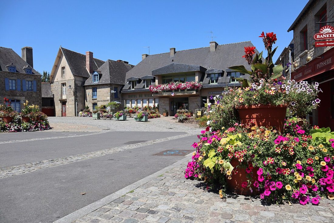 Vue de Bazouges-la-Pérouse