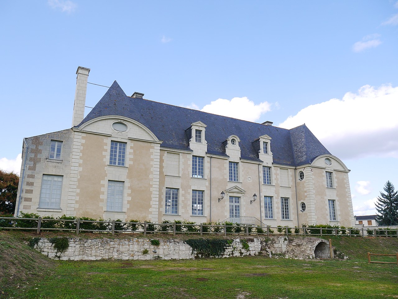 Vue de Bellevigne-les-Châteaux