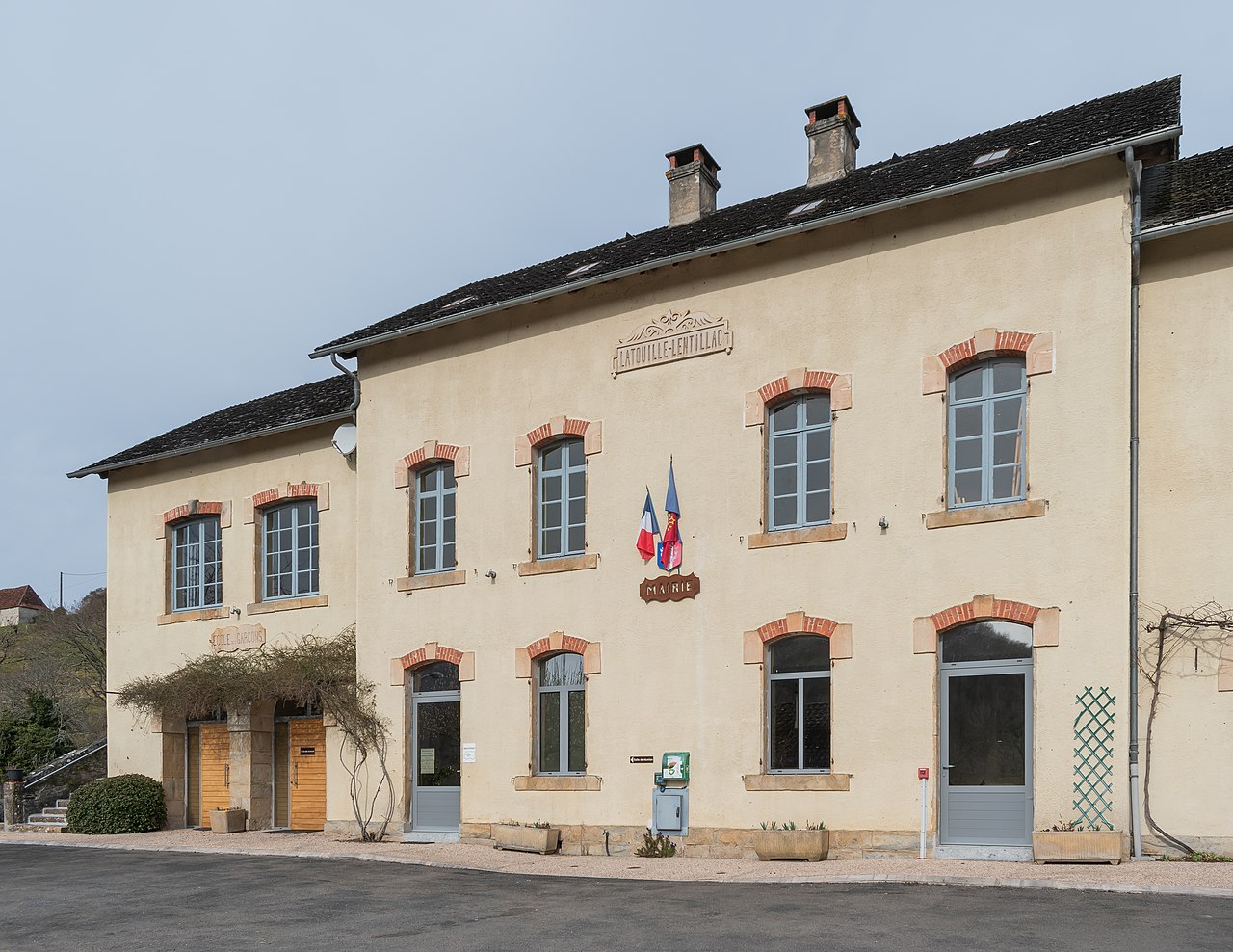 Vue de Latouille-Lentillac