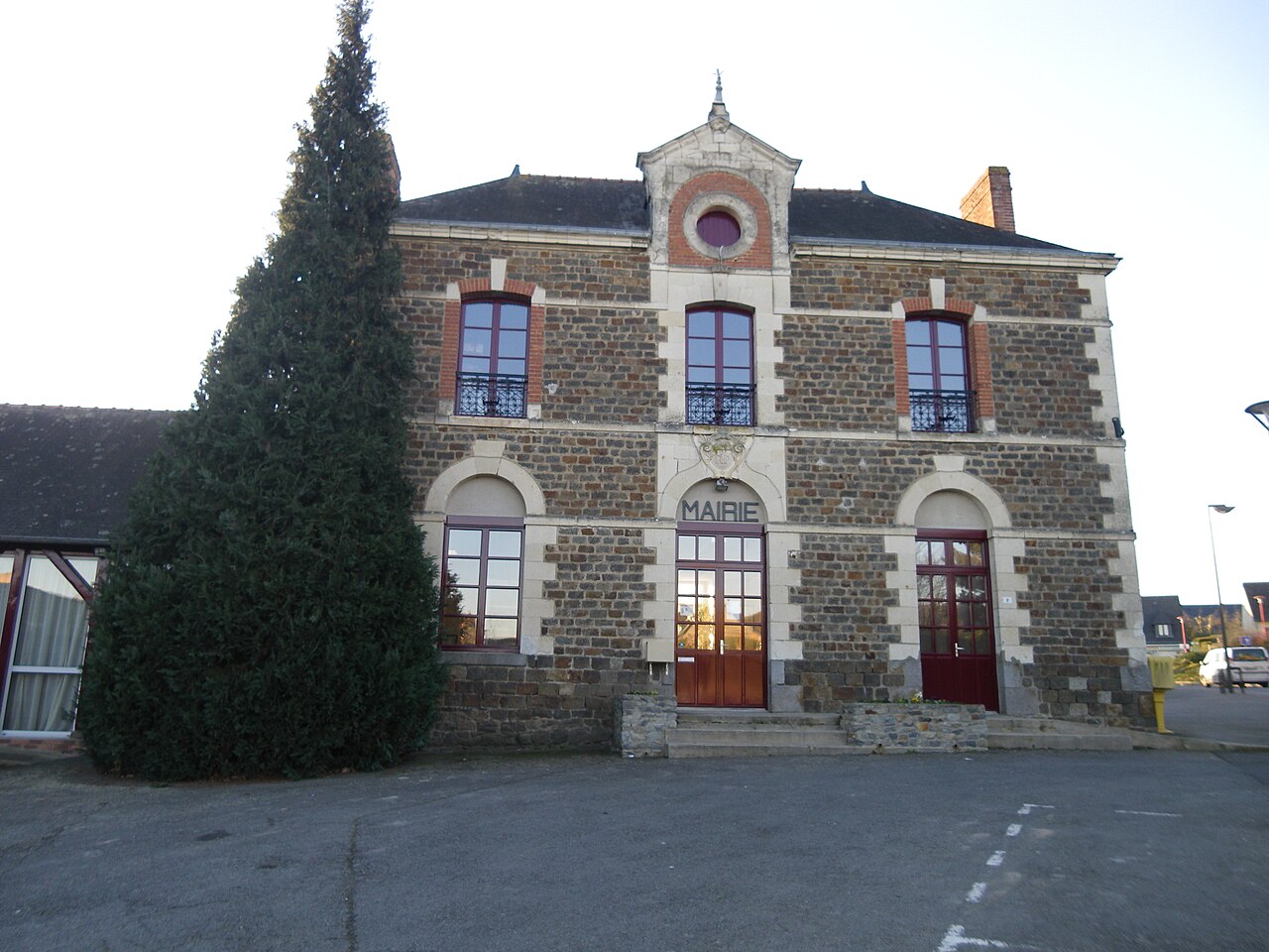 Vue de Montreuil-le-Gast