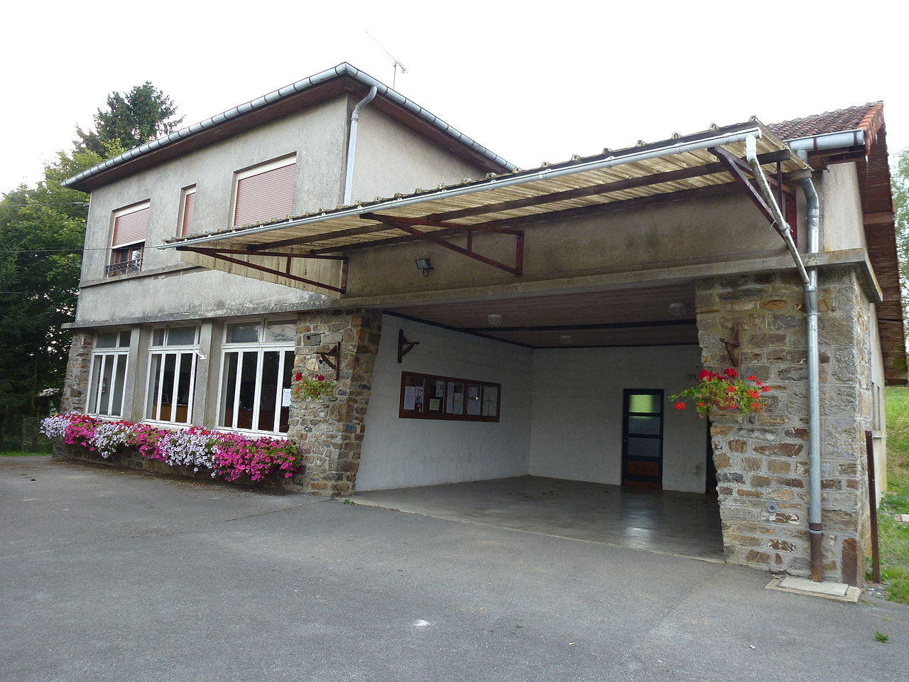 Vue de Neuville-lez-Beaulieu