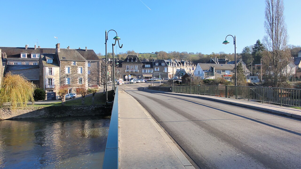 Vue de Pont-d'Ouilly