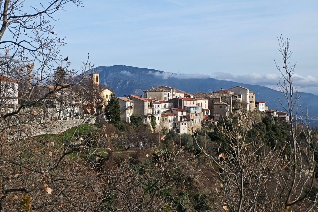 Vue de Revest-les-Roches