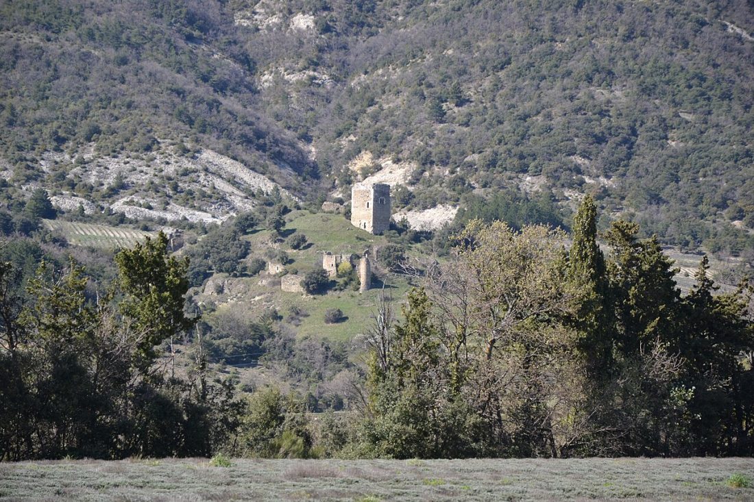 Vue de Roche-Saint-Secret-Béconne