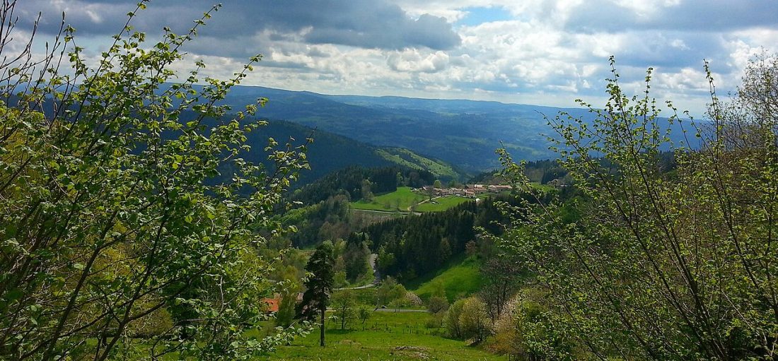 Vue de Saint-Pierre-la-Bourlhonne