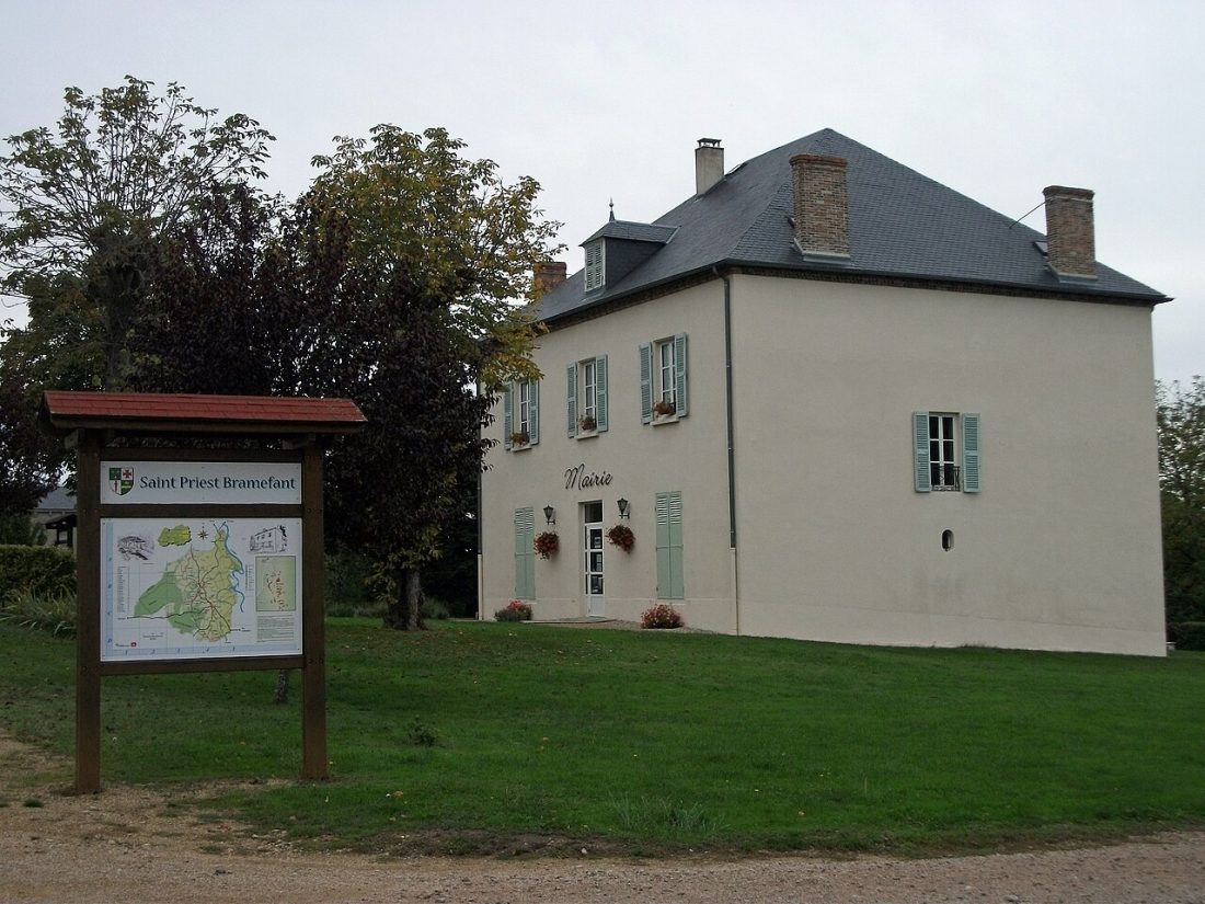 Vue de Saint-Priest-Bramefant