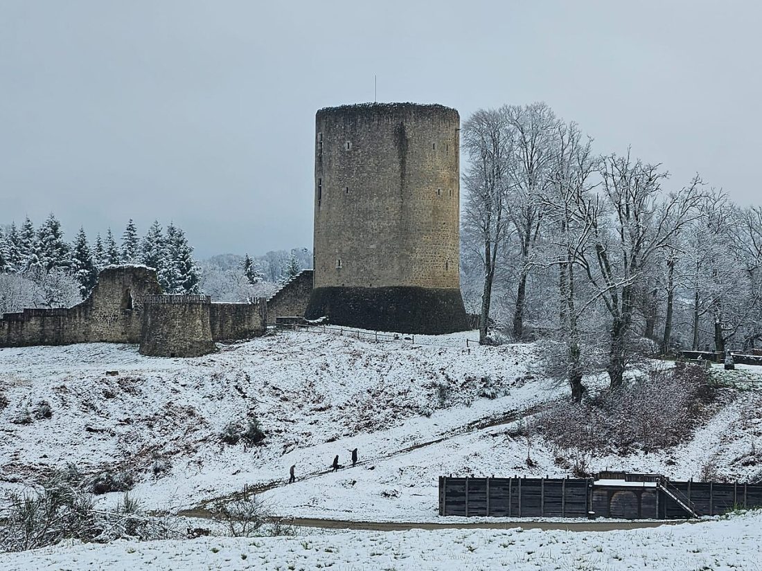 Vue de Saint-Priest-la-Feuille