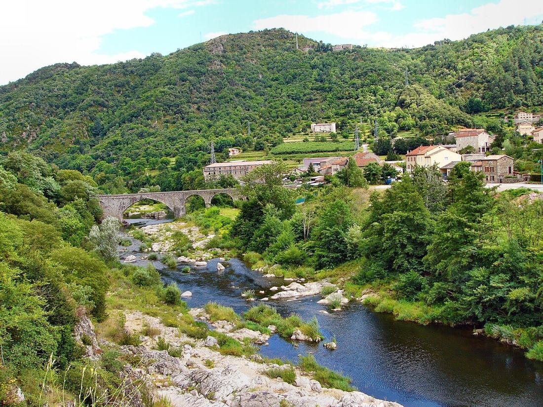 Vue de Saint-Sauveur-de-Montagut